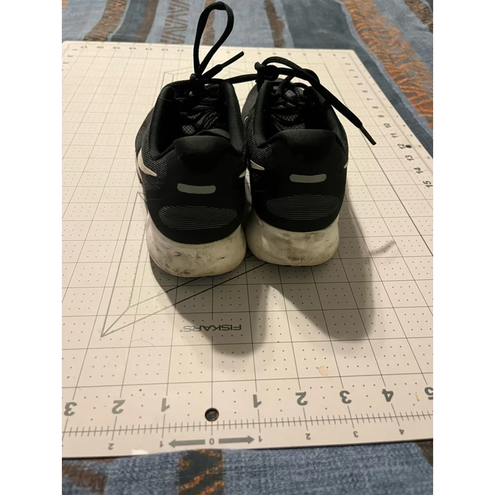 Men's Nike Running Shoes Size 9.5 Black